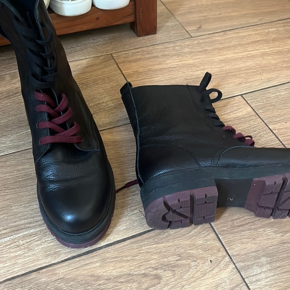 Like new combat boots